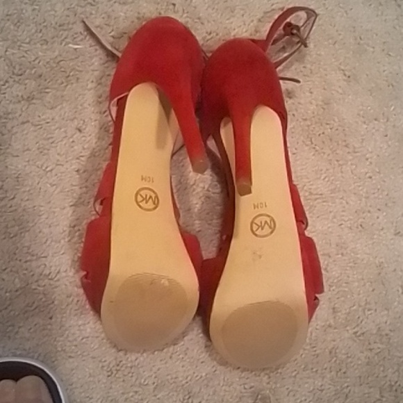 Michael Michael Kors Leighton Red heels size 10m - Picture 2 of 4